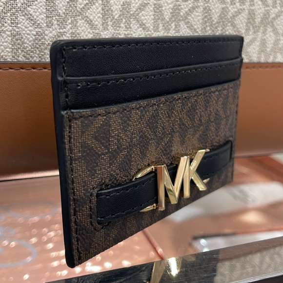 MICHAEL KORS
Reed Large Card Holder Case Wallet 
Brown/Black MK Signature 
NWT - Picture 3 of 16